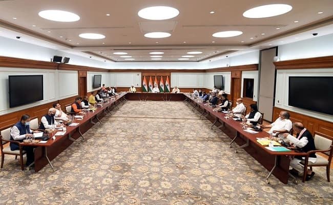 त्योहारी सीजन में केंद्रीय कर्मचारियों को पीएम मोदी दे सकते हैं एरियर का तोहफा, 18 महीने का है बकाया
