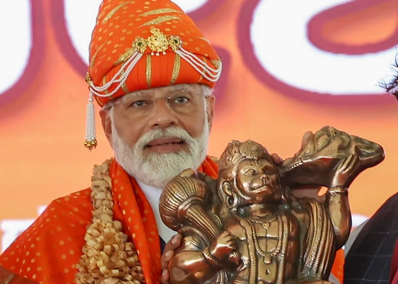 कर्नाटक में मतदान से पहले हनुमान चालीसा, बजरंग दल ने किया ये ऐलान