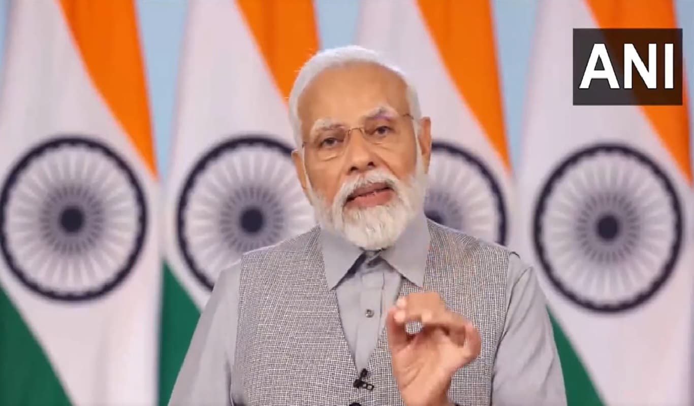 पीएम मोदी ने 70 हजार लोगों को बांटा नियुक्ति पत्र, कांग्रेस सहित विपक्षी पार्टियों पर बोला हमला