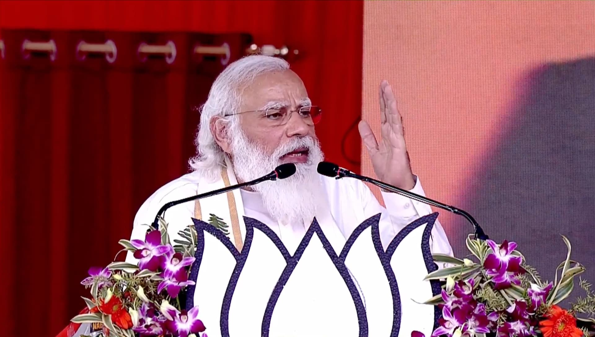 ‘बंदूक के दम पर कोई नहीं दबा पाएगा आपकी आवाज’- चुनाव की घोषणा से पहले हुगली में बोले पीएम, पढ़िए भाषण की 10 बड़ी बातें ‘बंदूक के दम पर कोई नहीं दबा पाएगा आपकी आवाज’- चुनाव की घोषणा से पहले हुगली में बोले पीएम, पढ़िए भाषण की 10 बड़ी बातें