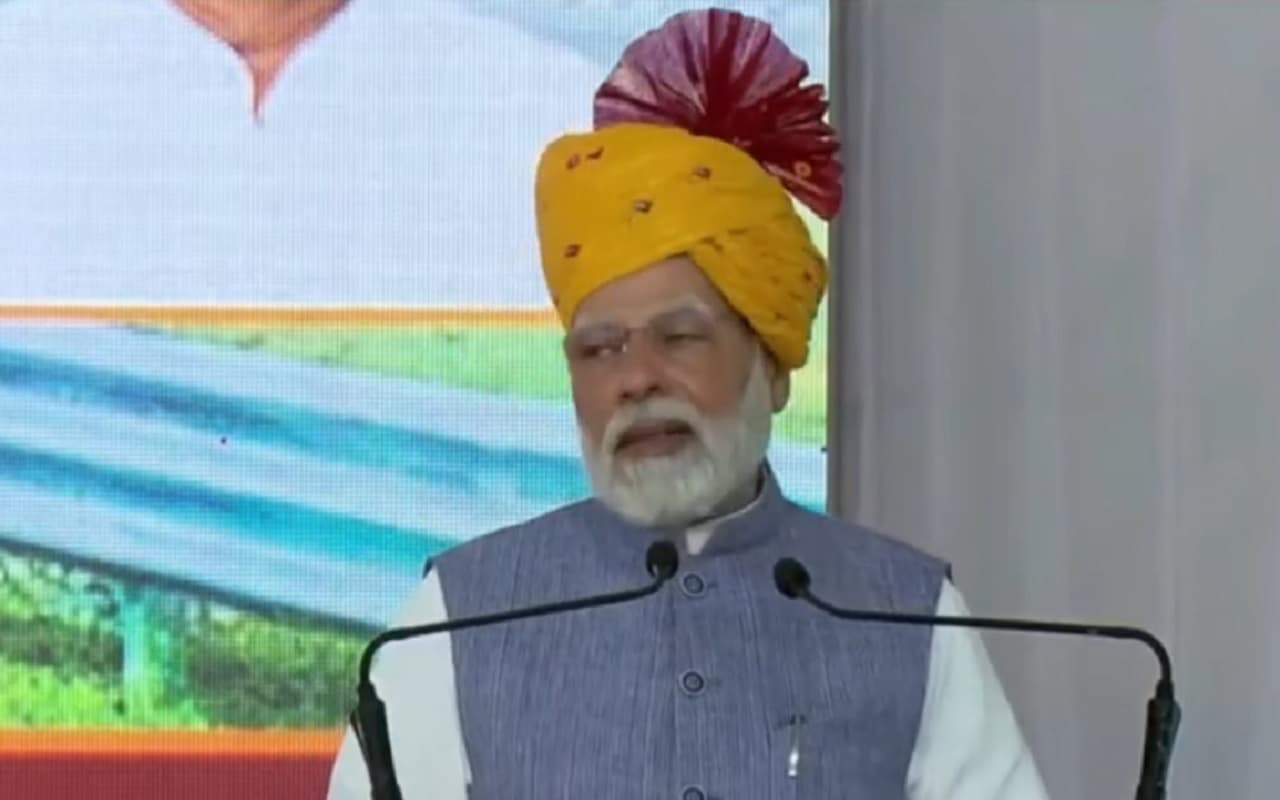 Delhi-Mumbai Expressway: पीएम मोदी ने दिल्ली-मुंबई एक्सप्रेस-वे के पहले फेज का किया उद्घाटन Delhi-Mumbai Expressway: पीएम मोदी ने दिल्ली-मुंबई एक्सप्रेस-वे के पहले फेज का किया उद्घाटन