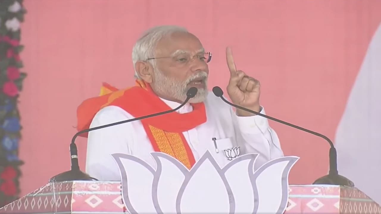 Gujarat Election 2022: मेहसाणा में बोले पीएम मोदी, कांग्रेस ने गुजरात और पूरे देश को बर्बाद कर दिया