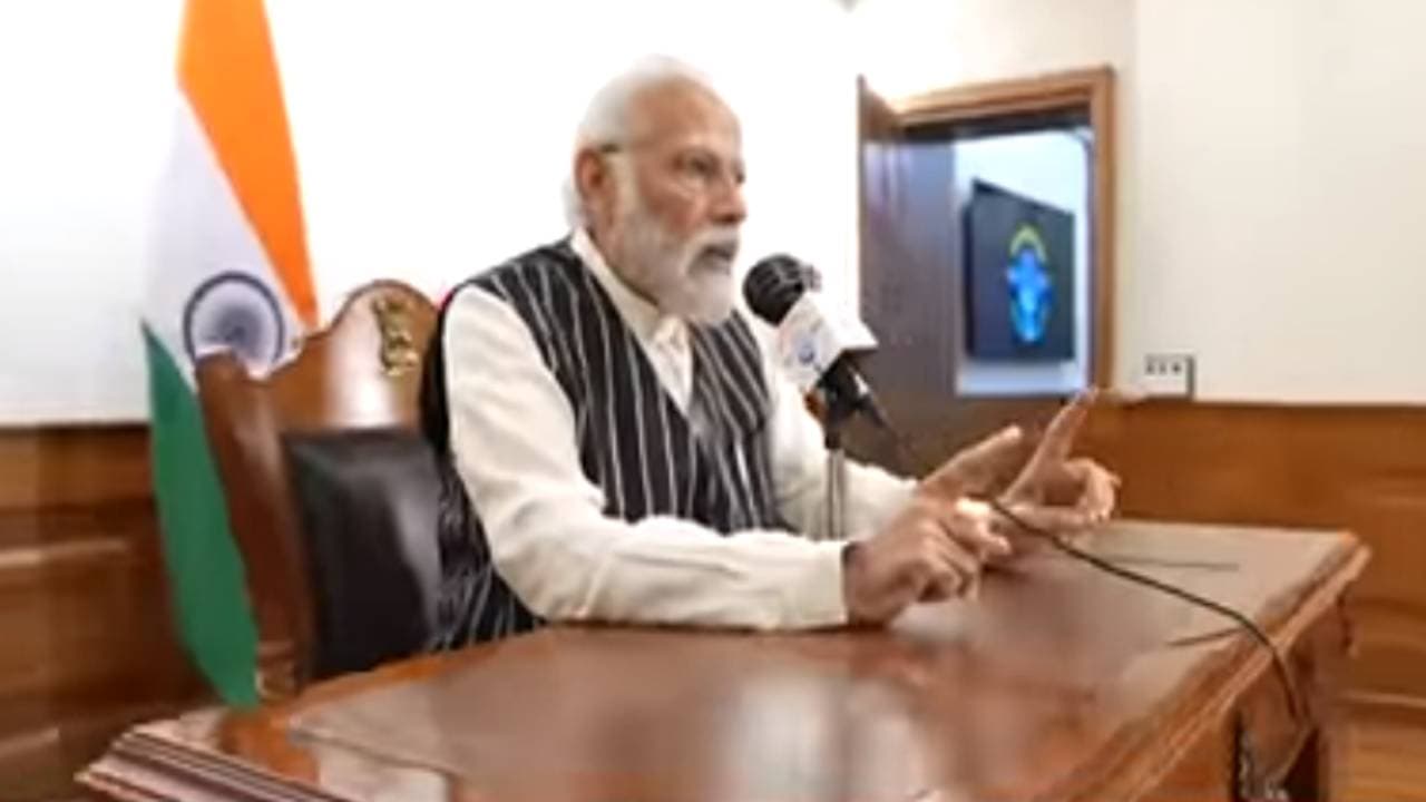 मन की बात में पीएम मोदी ने देशवासियों को दिए फिटनेस मंत्रा, मेंटल हेल्थ को बताई सेहत की नींव