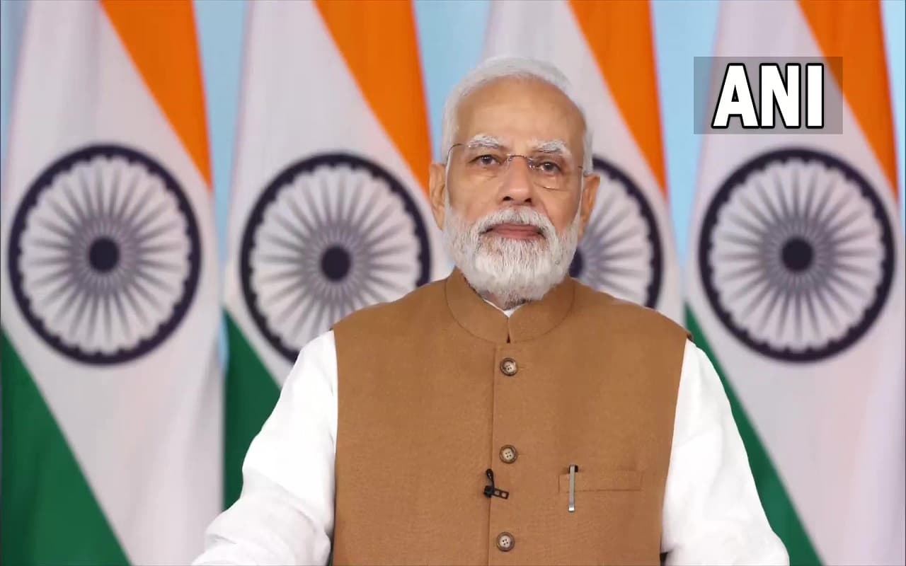 PM Modi: पीएम मोदी ने देश के 75 जिलों में Digital Banking Unit का किया उद्घाटन, जानिए क्या होगा फायदा?