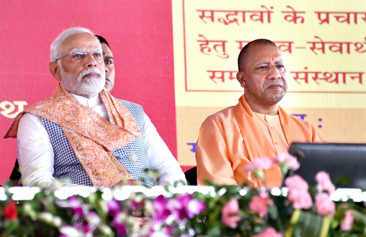 गोरखपुर जंक्शन पर आने वाले दूसरे प्रधानमंत्री हैं नरेंद्र मोदी, इससे पहले इंदिरा गांधी आ चुकी हैं यहां