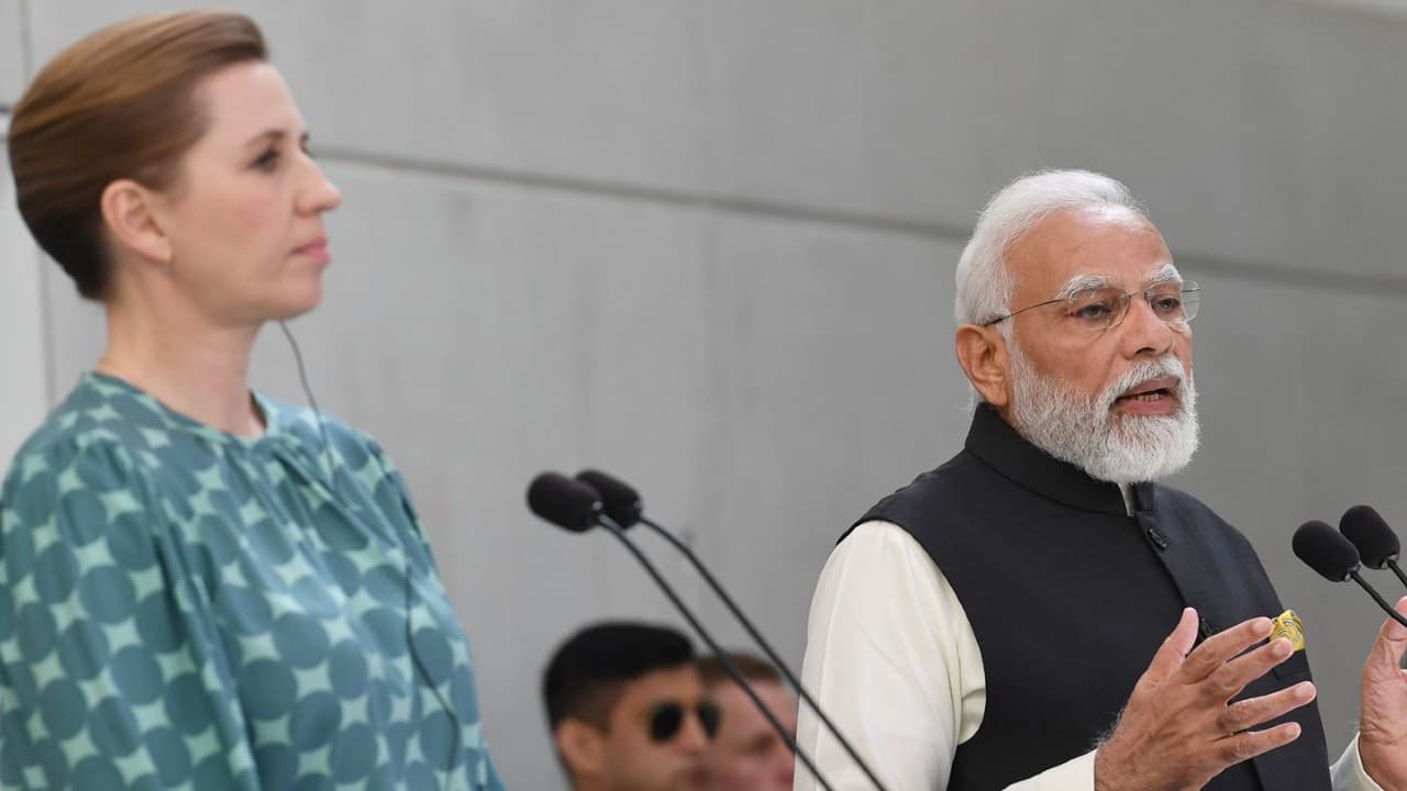 पीएम मोदी के पेरिस पहुंचने से पहले फ्रांस ने दिया झटका, पी-75 आई पनडुब्बी प्रोजेक्ट में नहीं होगा शामिल