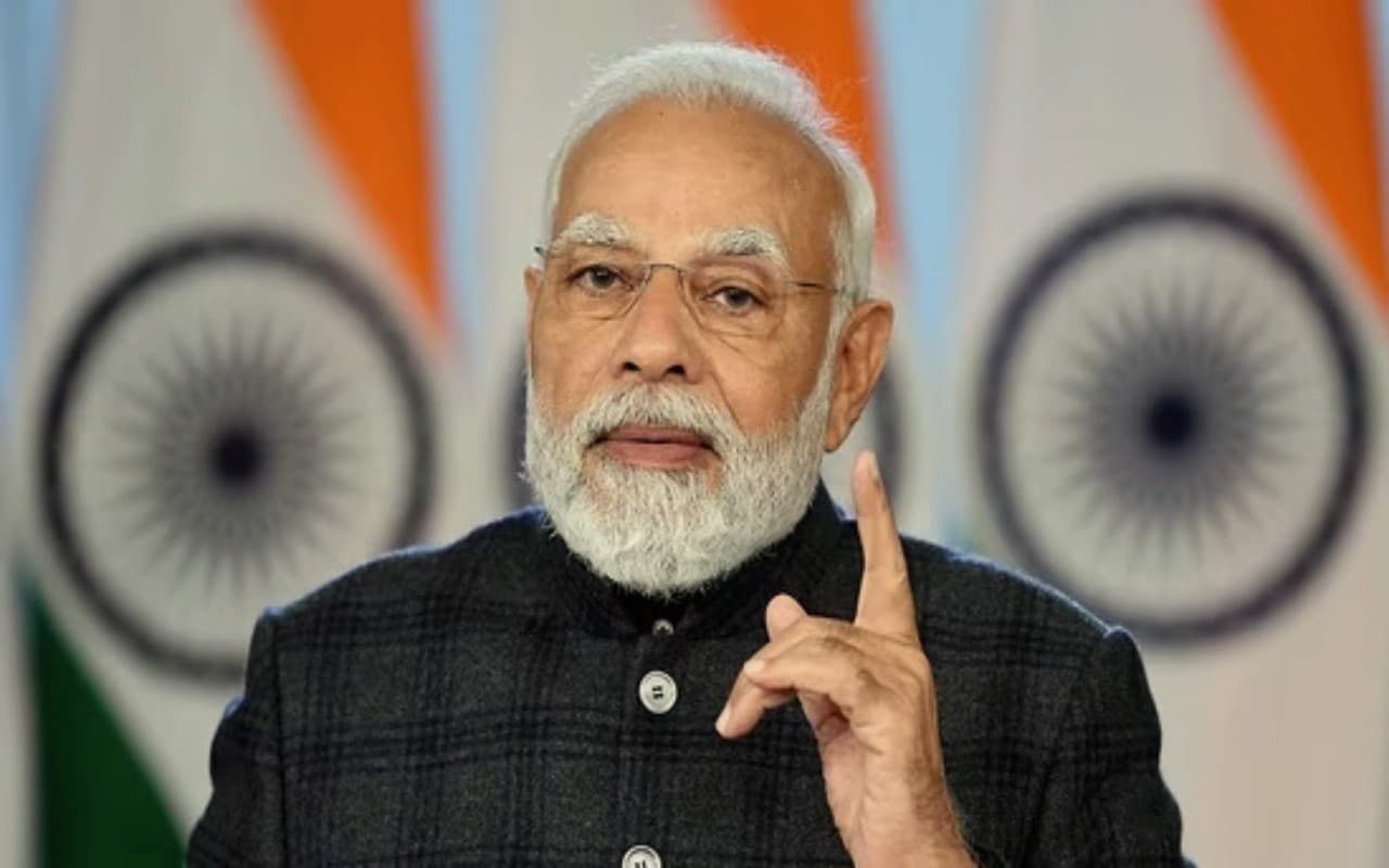 असम में पीएम मोदी का कांग्रेस पर हमला, कहा- क्रेडिट के भूखे लोगों और जनता पर राज करने की भावना ने…
