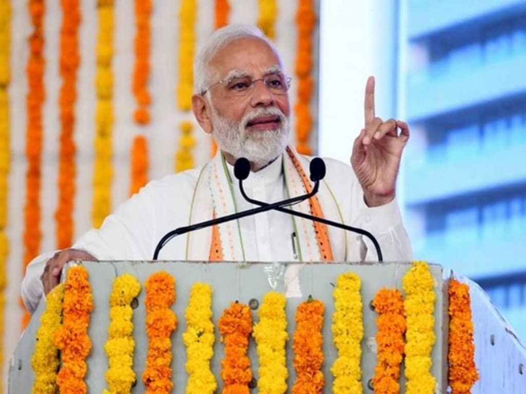 Varanasi: पीएम नरेंद्र मोदी काशी की जनता को सौंपेंगे 12000 करोड़ की योजनाएं, टिफिन पर होगी चर्चा