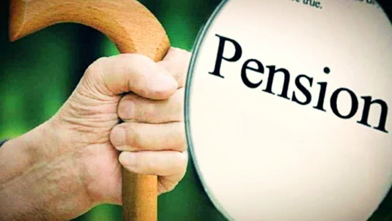 PM Pension Yojana: 1.11 लाख रुपये पेंशन वाली सुपरहिट स्कीम लायी मोदी सरकार, लोन भी ले सकेंगे