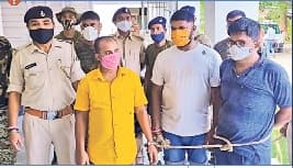 बिहार में रंगदार के साथ ट्रकों से वसूली कर रहे थे सहार थानेदार, सस्पेंड होने के बाद हुआ फरार