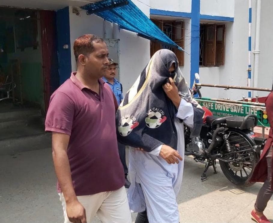 Lockdown में वीडियो गेम खेलाने के बहाने बच्ची से दुष्कर्म करता था पड़ोसी अंकल, पुलिस ने किया गिरफ्तार