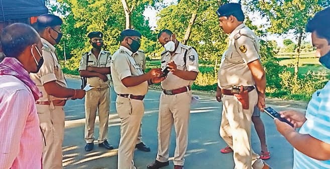 जामताड़ा में मूर्ति विसर्जन के दौरान दो गुटों में झड़प, गांव में धारा 144 लागू, चप्पे-चप्पे पर पुलिस बल तैनात