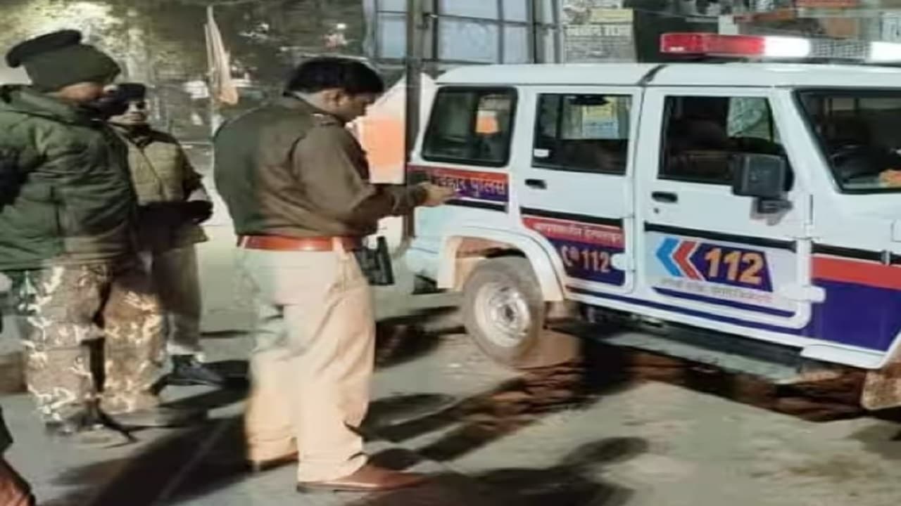 Sasaram : फरियादी बन आधी रात थाना पहुंचे एसपी, दारोगा ने लगायी फटकार, बिना शिकायत दर्ज किए लौटाया उल्टे पांव