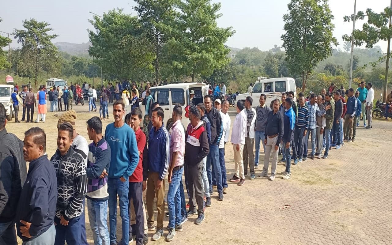 Jharkhand News: गिरिडीह पुलिस मेंस एसोसिएशन के 7 पदों के लिए हो रही वोटिंग, रिजल्ट आज