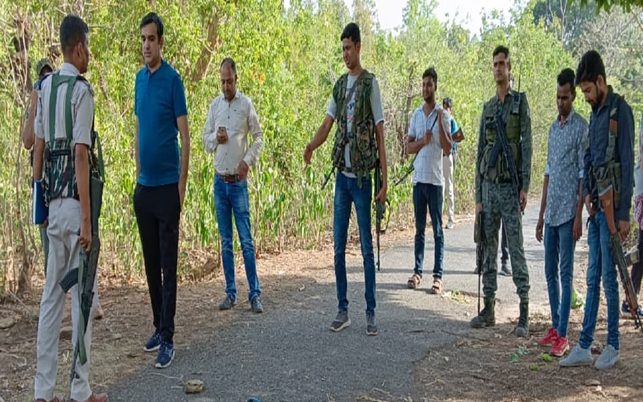 झारखंड: नक्सलियों के खिलाफ बड़ी कामयाबी, पुलिस-नक्सली मुठभेड़ में 2 लाख का इनामी भाकपा माओवादी राजेश ढेर