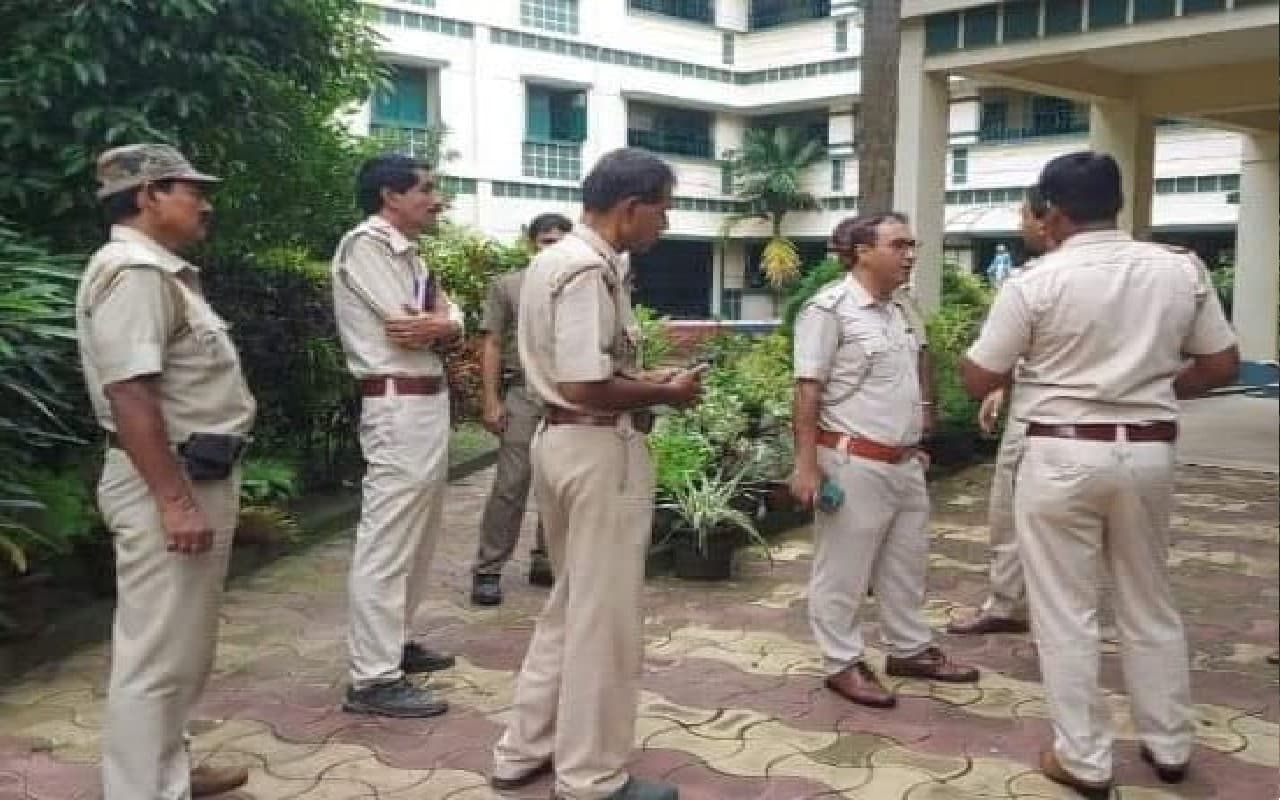 बर्दवान : सेंट जेवियर्स कॉलेज के हॉस्टल से कूदकर छात्र ने की आत्महत्या, जांच में जुटी पुलिस