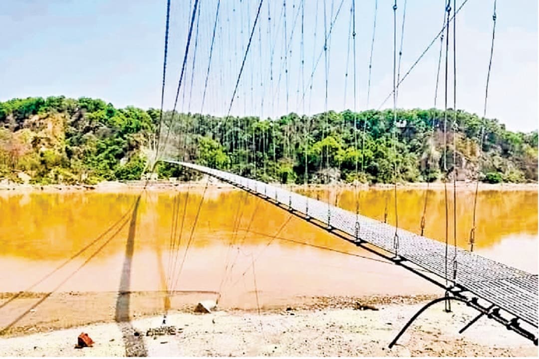 गंडक नारायणी पर बनेगा झूला पुल, वाल्मीकि आश्रम से नेपाल के त्रिवेणी घाट जाने के लिए हो रहा निर्माण