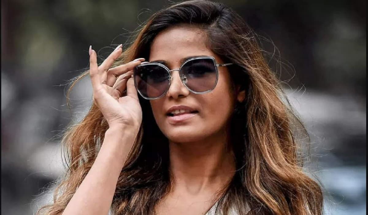 VIRAL: मर कर 'जिंदा' होनेवाली पूनम पांडे बोली- जिंदा होने का मजा ही कुछ और है… देखें VIDEO