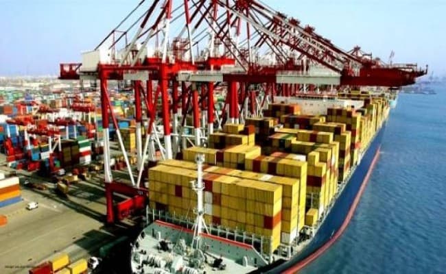 Coronavirus : सरकार ने माल ढुलाई में कमी के चलते बंदरगाहों से किराया घटाने को कहा