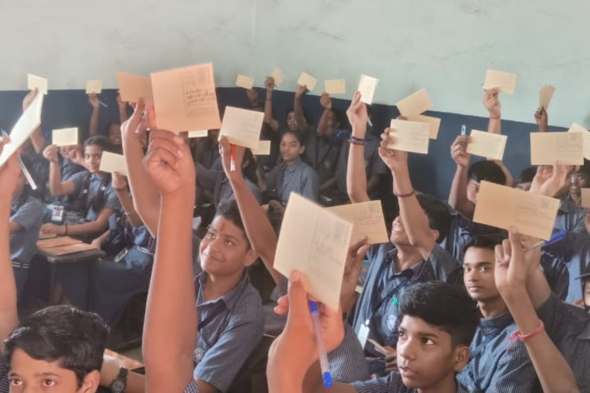 रांची:स्वर्णरेखा नदी व इक्कीसो महादेव को बचाने के लिए पोस्टकार्ड लिखो अभियान का आगाज, बच्चों ने लगायी ये गुहार