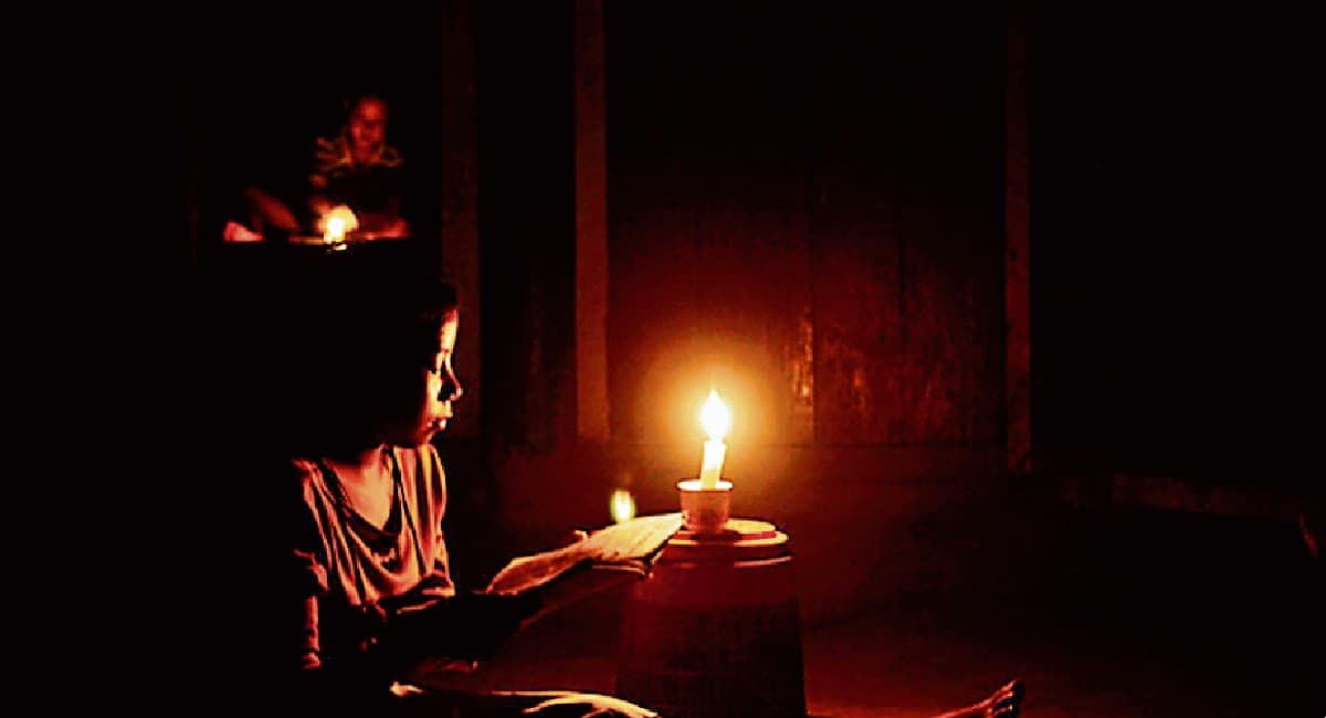 Electricity Crisis: झारखंड में बिजली संकट से बढ़ी परेशानी, लोड शेडिंग व मरम्मत के नाम पर घंटों कटौती