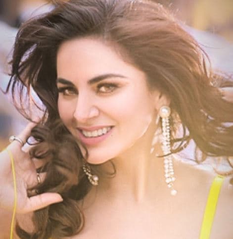 Kundali Bhagya की प्रीता ने डीप नेक ड्रेस पहनकर कैमरे के सामने दिए ये पोज, इंटरनेट पर वायरल Bold Photos