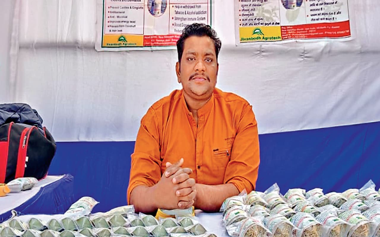 बोकारो के प्रसेनजीत ने प्राकृतिक मिठास के फायदे देख शुरू किया स्टार्टअप, नाम दिया ‘जीवन बोध एग्रोटेक’