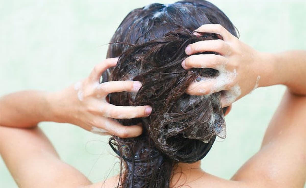 Hair Fall Solution : बालों का झड़ना रुक जाएगा चुटकी में, बस करें ये उपाय