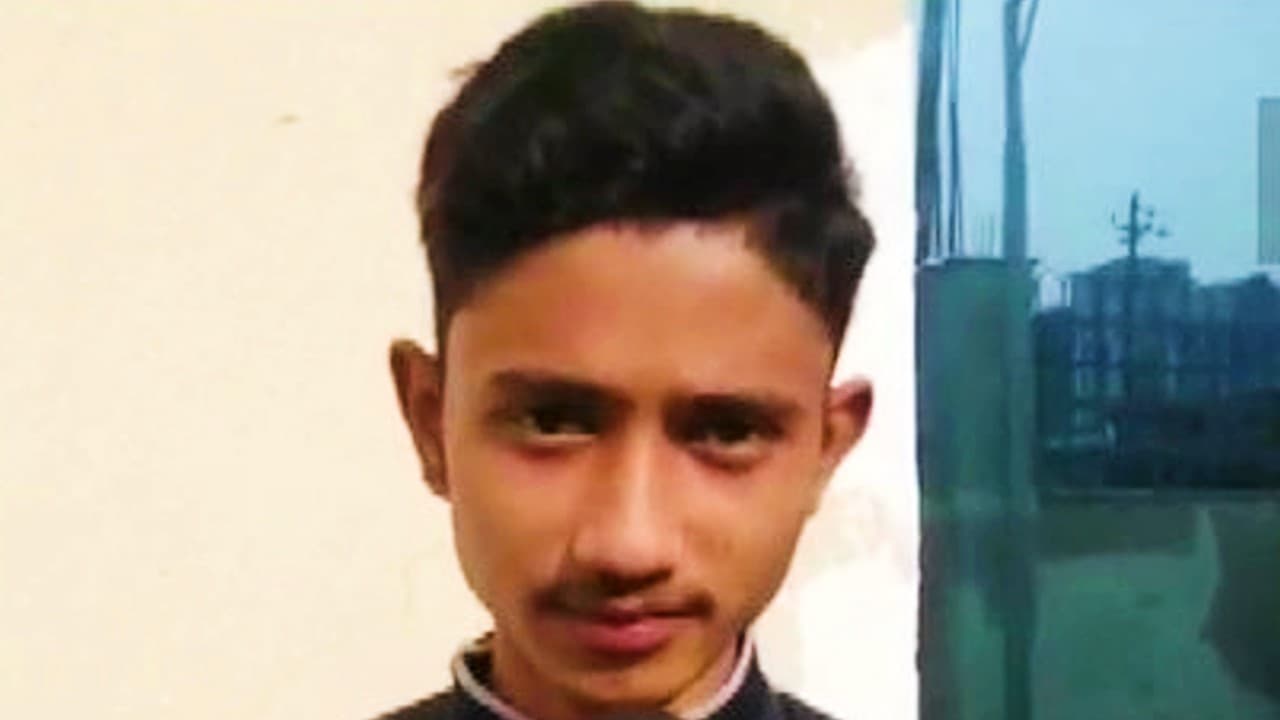 Noida की सड़क पर भागते उत्तराखंड के प्रदीप मेहरा का Video Viral, लक्ष्य- भारतीय सेना में भर्ती होना