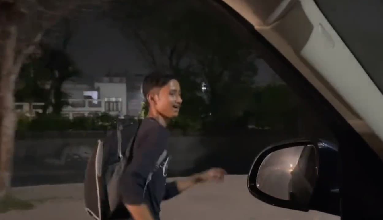 VIDEO : अल्मोड़ा का प्रदीप सोशल मीडिया पर फैला रहा सनसनी, पूरा देश कर रहा सलाम, जानिए आखिर क्यों?