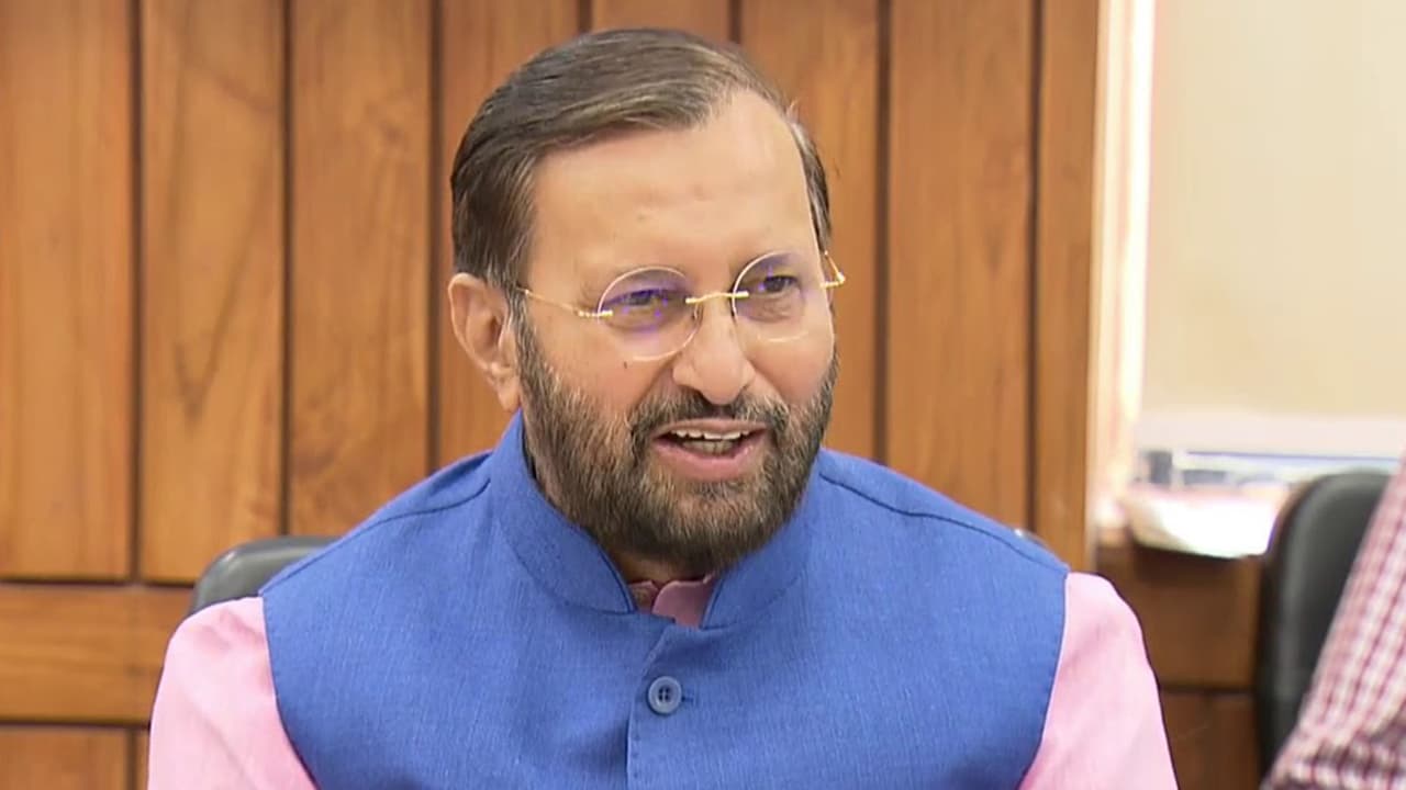 कोरोना से निबटने के लिए सरकार के उठाये कदम से घटी संक्रमण की दर, संकट के समय होती है नेतृत्व की असली परीक्षा : जावड़ेकर