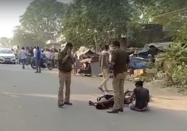 Prayagraj News: प्रयागराज में पोलिंग बूथ के पास विस्फोट, एक की मौत दूसरा घायल, जांच में बड़ा खुलासा