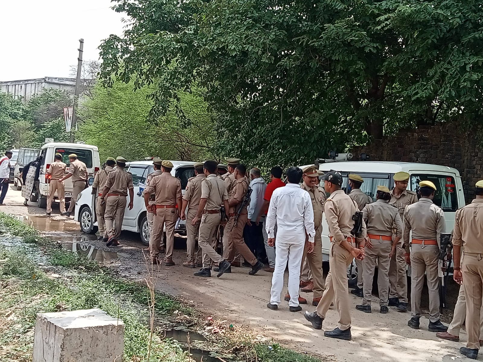 उमेश पाल हत्याकांड का नया वीडियो आया सामने, गली में असद ने मारी गोली, गुड्डू मुस्लिम ने गनर पर फेंका बम, देखें