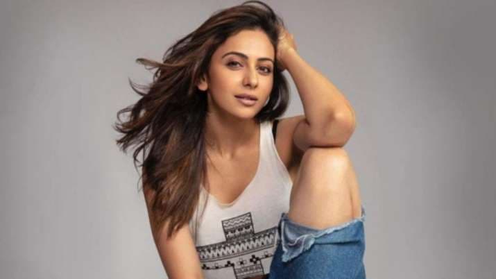 इंटरनेट पर वायरल हो रही रकुल प्रीत सिंह की ये तसवीरें, फोटोज देख हो जाएंगे फैन