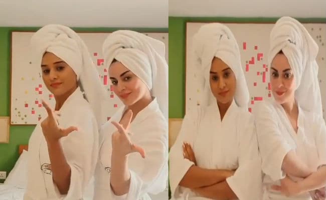 'कुंडली भाग्य' की 'प्रीता' श्रद्धा आर्या ने हिना परमार संग किया 'टॉवल डांस', VIDEO देख फैंस के दिलों की बढ़ी धड़कनें