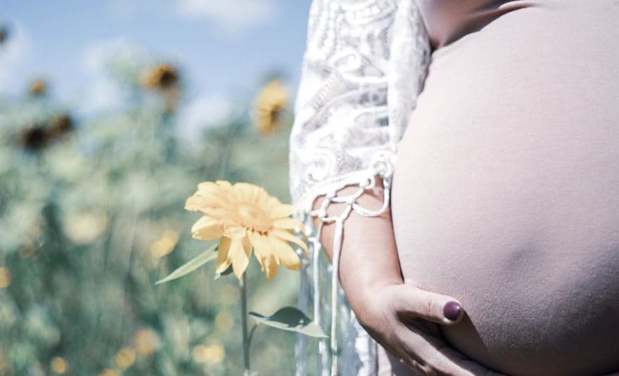 लॉकडाउन में 70 लाख महिलाएं हो सकती हैं प्रेग्नेंट, जानिए संयुक्त राष्ट्र ने क्यों जताई चिंता