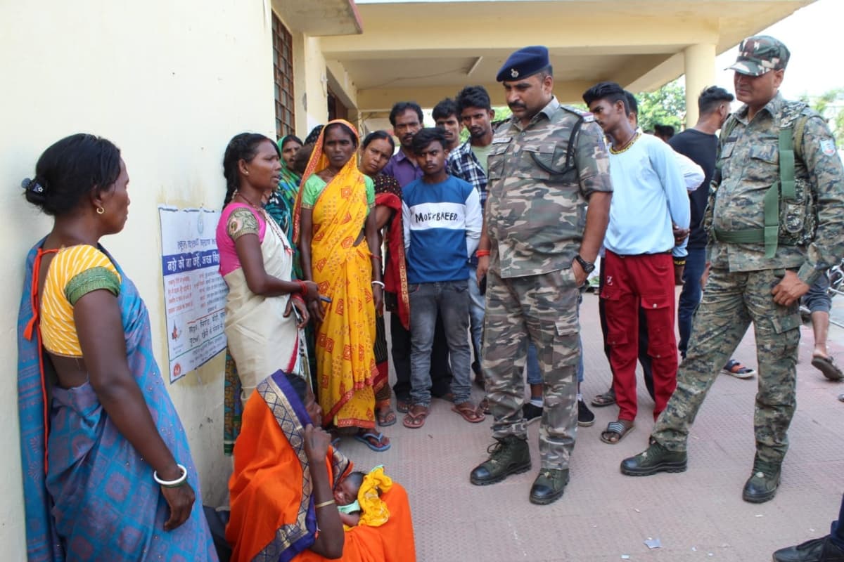 झारखंड: प्रसूता की मौत पर परिजनों का अस्पताल में हंगामा, डॉक्टरों पर लगाया गंभीर आरोप