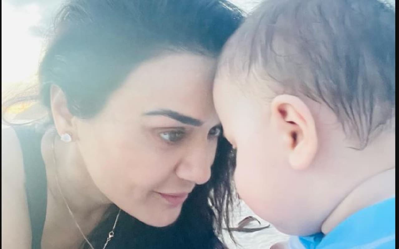 प्रीति जिंटा ने अपने जुड़वा बच्चों की तस्वीर साझा कर खूब बरसाया प्यार, पहले बर्थडे पर लिखा ये खास नोट