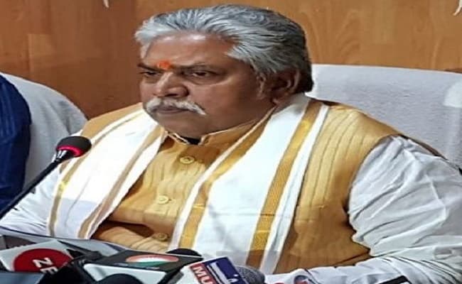 Tiddi Dal In Bihar : टिड्डियों के आतंक पर बिहार के कृषि मंत्री बोले, फसलों के नुकसान की अभी कोई सूचना नहीं