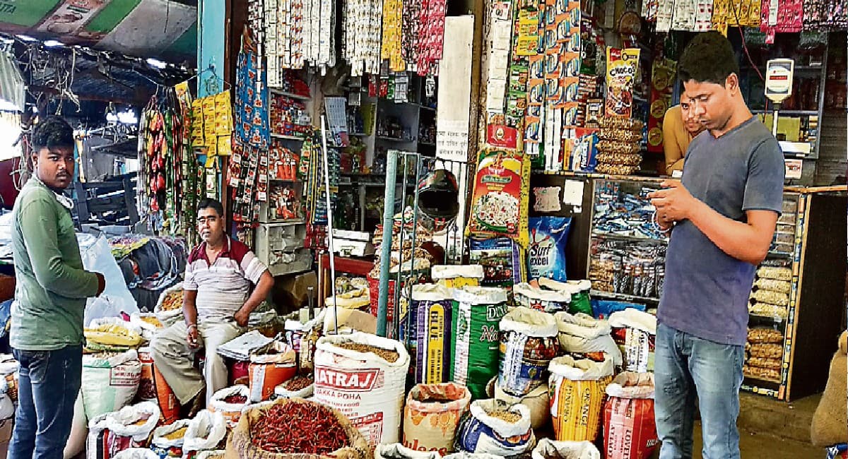 आम आदमी की कमर तोड़ती महंगाई, पेट्रोल-डीजल, रसोई गैस, राशन समेत आसमान छू रहे इन चीजों के दाम