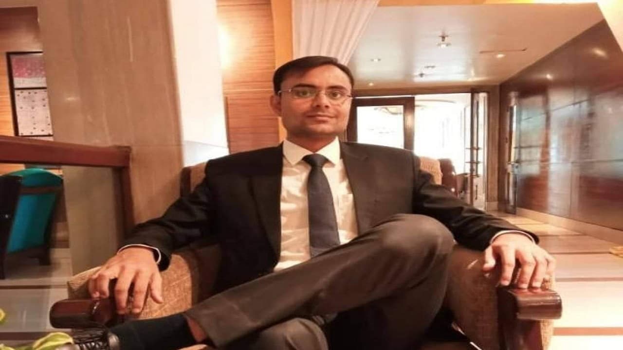 UPSC Result: शिवहर के प्रिंस हिंदी मीडियम से थर्ड टॉपर, मैथिली विषय लेकर पाई सफलता