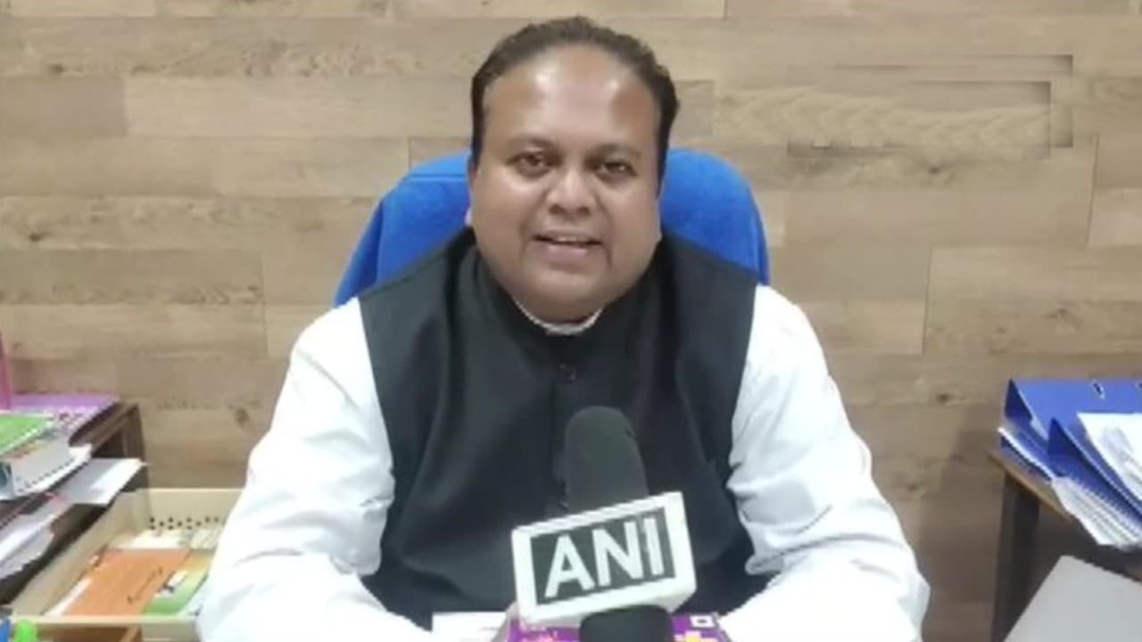 MP : गुना के निजी स्कूल में 'भारत माता की जय' का नारा लगाने पर छात्र दंडित, अभिभावकों का विरोध-प्रदर्शन