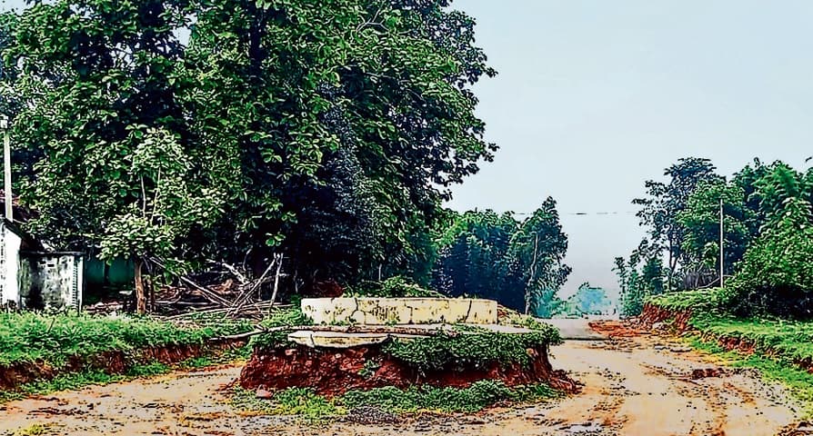 Jharkhand: जिन्होंने दी पथ निर्माण के लिए जमीन वो मुआवजा के लिए लगा रहे हैं 65 किमी की दौड़, जानें मामला