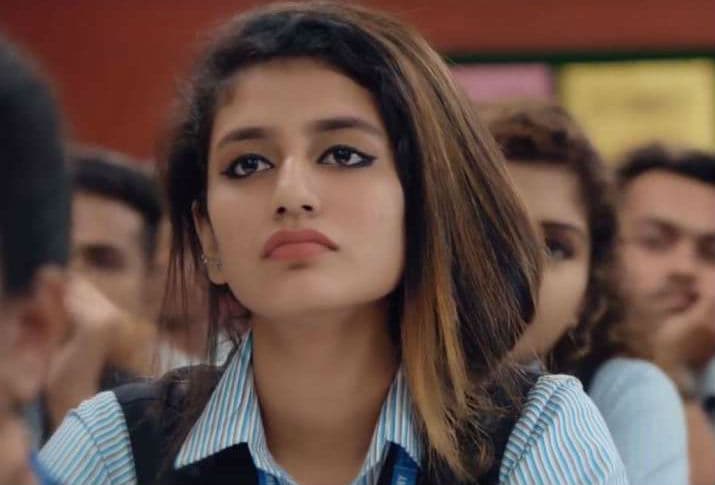 Moscow की सड़क पर Priya Prakash Varrier ने धमाकेदार अंदाज में किया डांस, सोशल मीडिया पर वायरल हुआ VIDEO
