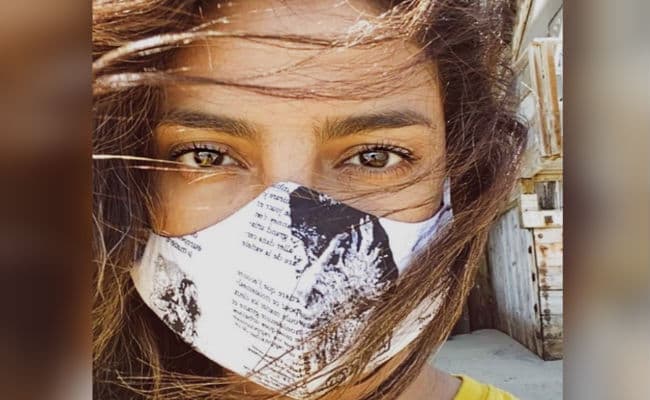 2 महीने बाद घर से निकलीं प्रियंका चोपड़ा, तसवीर शेयर कर लिखी ये बात