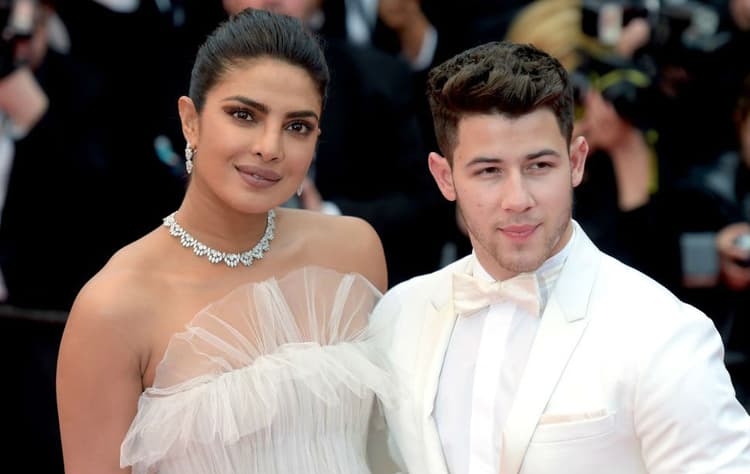 Coronavirus relief : Priyanka Chopra से लेकर Alia Bhatt तक... इन सितारों ने बढ़ाया हाथ