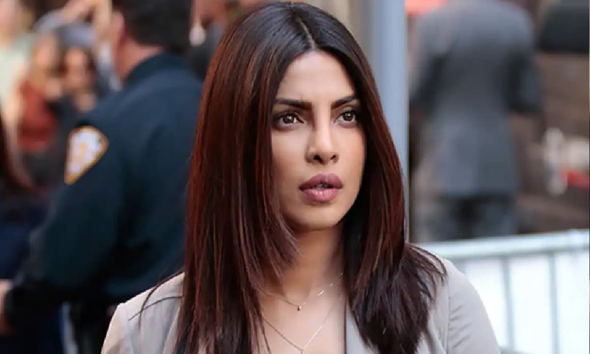 Priyanka Chopra ने बॉलीवुड क्यों छोड़ा? देसी गर्ल बोलीं- फिल्म इंडस्ट्री की पॉलिटिक्स से थक गई थी...