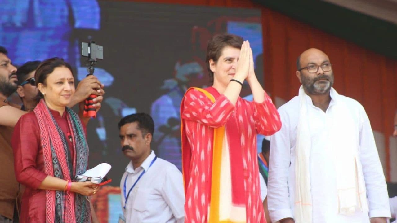 UP में खोयी साख हासिल करने की कोशिश में कांग्रेस, प्रियंका गांधी ने MP से नेताओं के मांगे नाम