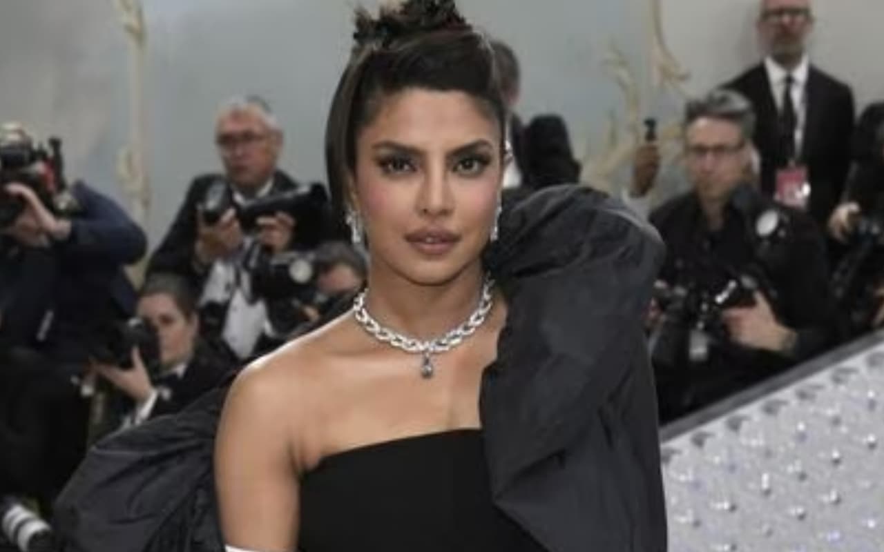 Met Gala 2023: प्रियंका चोपड़ा के 11 कैरेट नेकलेस पर टिकी सबकी नजर, अरबों में है कीमत, देखें तसवीर
