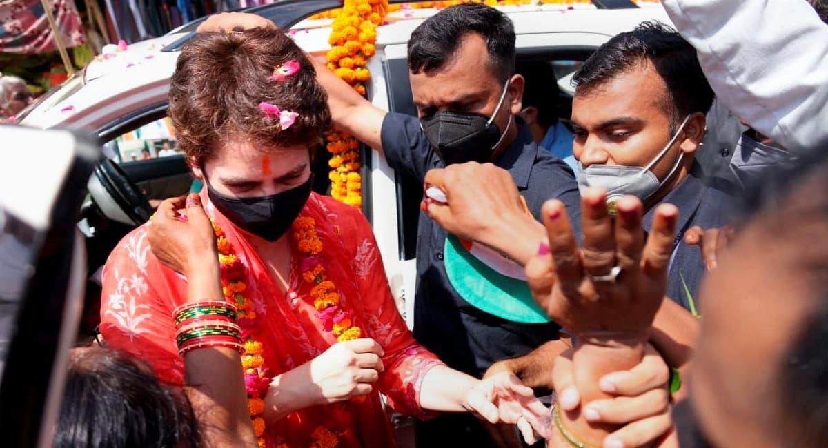 UP Chunav 2022: अचानक रायबरेली में प्रियंका गांधी के दूसरे दिन के सारे कार्यक्रम रद्द, लौटेंगी दिल्ली UP Chunav 2022: अचानक रायबरेली में प्रियंका गांधी के दूसरे दिन के सारे कार्यक्रम रद्द, लौटेंगी दिल्ली